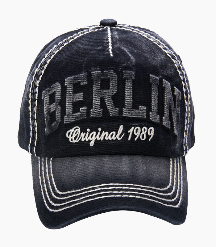Berlin-Cap-Eike-von-Robin-Ruth-berlindeluxe-berlin-schwarz