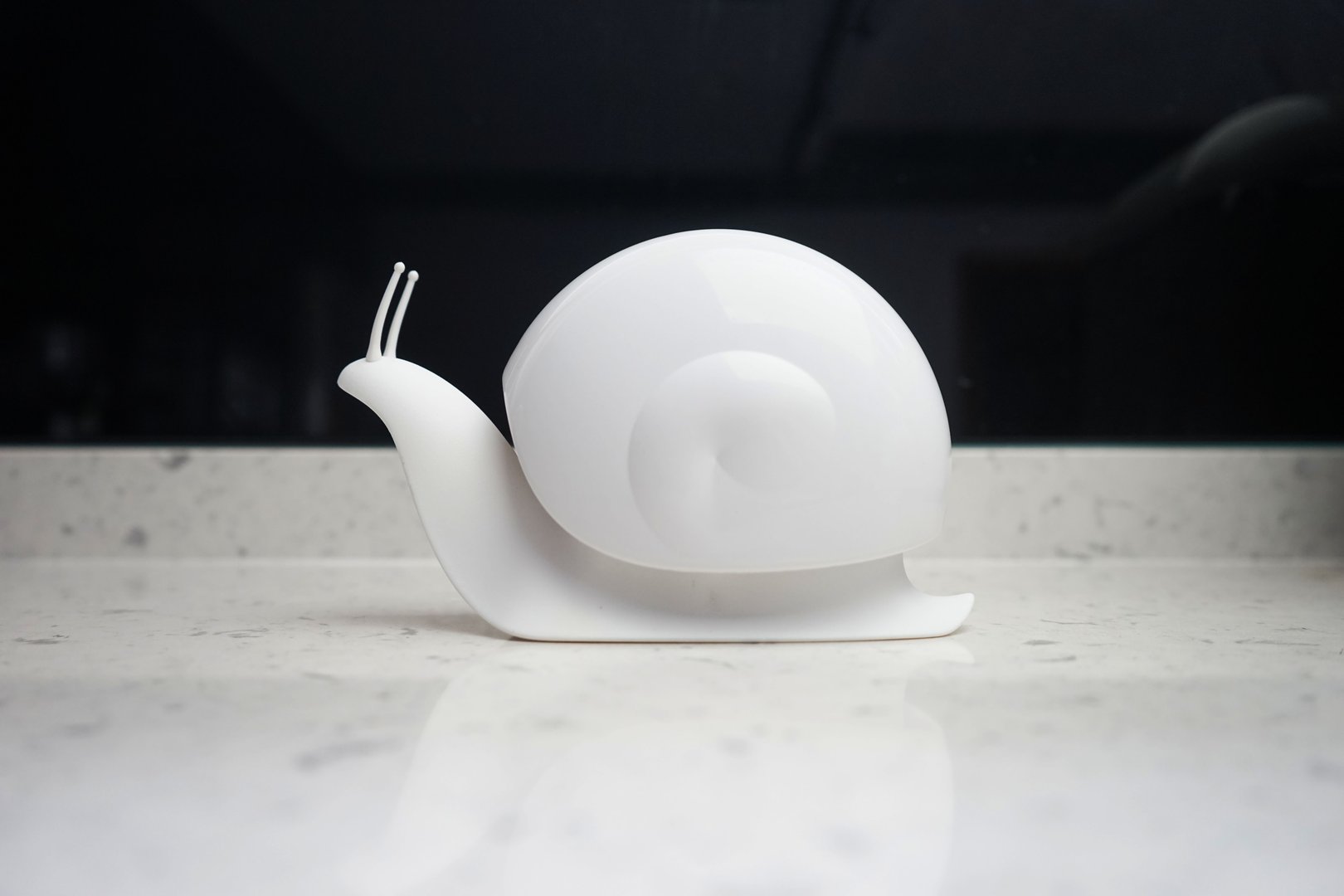 Soap dispenser snail white - Qualy